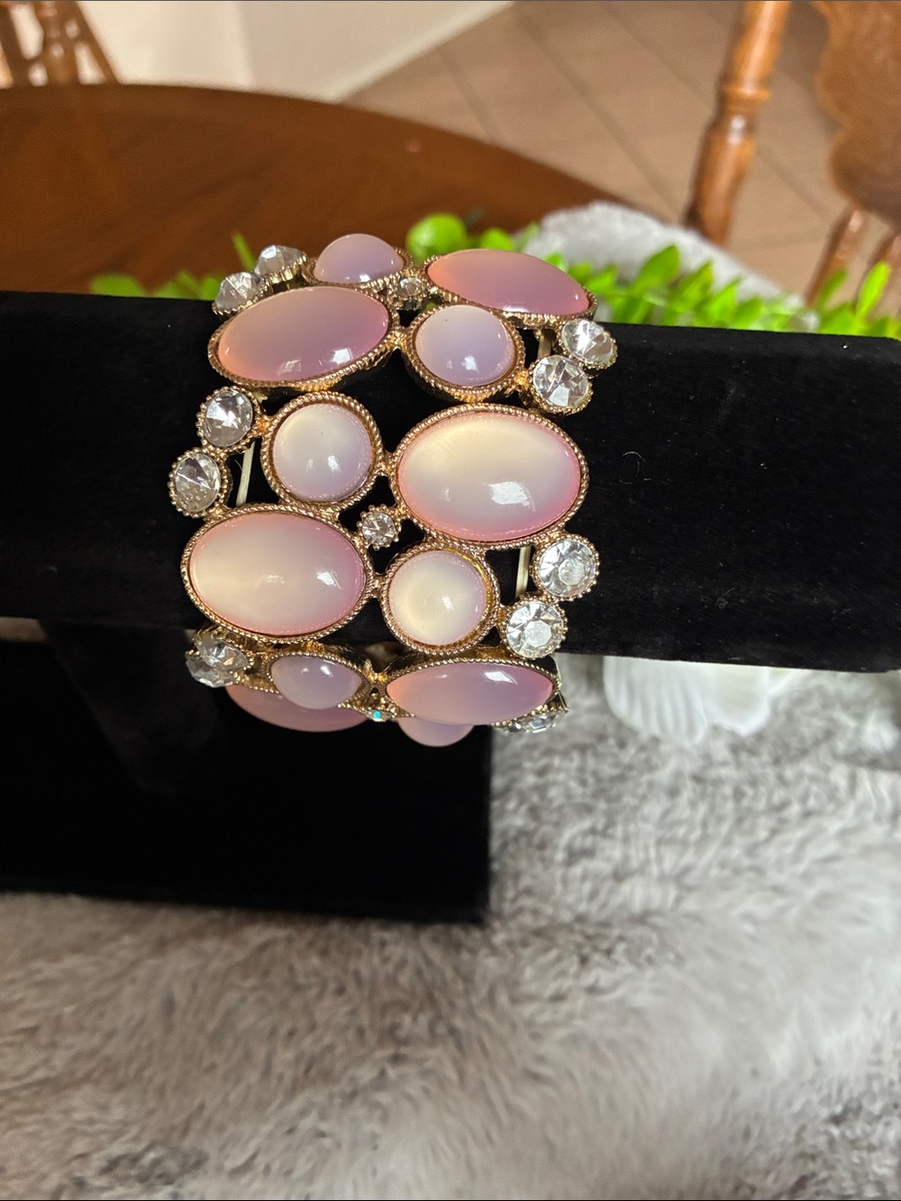 Elegant Pink Opalescent Stone Stretch Bracelet - Brand Unspecified